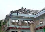 Pekerja Bergelantungan Tanpa Alat Pengaman, Pengawasan Proyek Bojonegoro Disorot