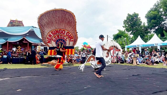 Reog Bikin Merinding, UMKM Laris Manis HJB di Kedungadem