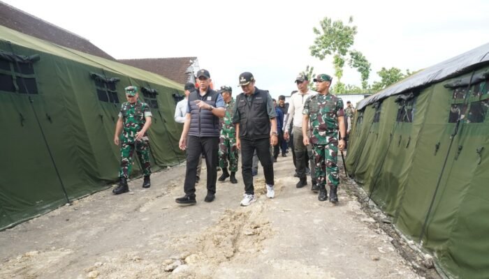 Pangdam V/Brawijaya Tinjau Kesiapan Yonif TP 887/KJM Di Lamongan Bersama Forkopimda