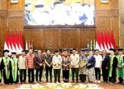 Wisuda STIKes Rajekwesi 2025 :Wabup Bojonegoro Ungkap Ledakan Kenaikan IPM