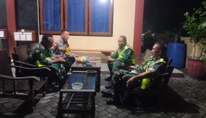 Sinergi TNI–Polri Perkuat Keamanan Ngimbang Lewat Patroli Malam