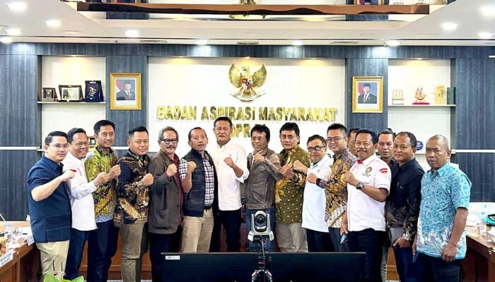 Kritik Menggema di Senayan: Upah Rendah, BPJS Bermasalah PHI Mandek