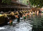 Melukat: Ritual Bali yang Bikin Wisatawan Mancanegara Ketagihan