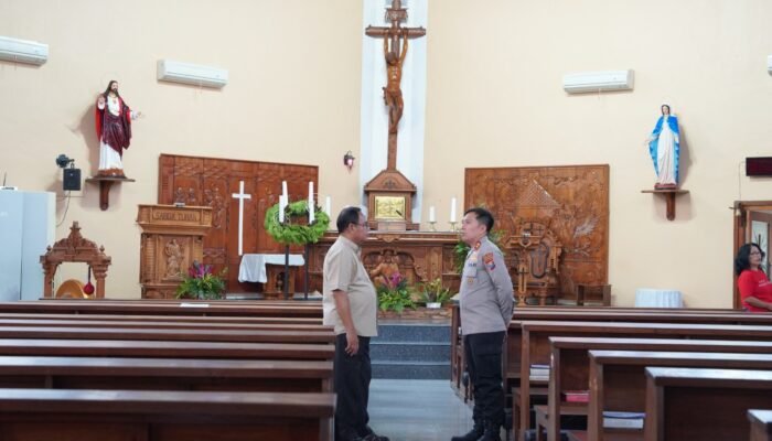Kapolres Bojonegoro Tinjau Sejumlah Gereja, Pastikan Pengamanan Natal 2025