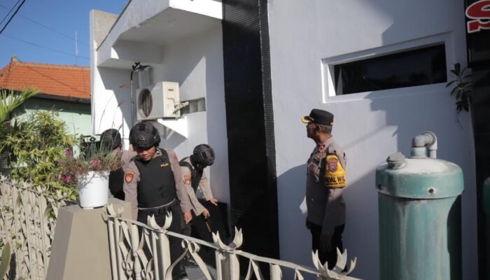 ‎Polres Lamongan Pastikan Ibadah Natal 2025 Berlangsung Aman Dan Khidmat Di GPPS Shalom