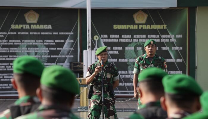 Bukan Cuma Jaga Gereja, Prajurit Kodim Lamongan Siaga di Titik Vital Antisipasi Gangguan Natal