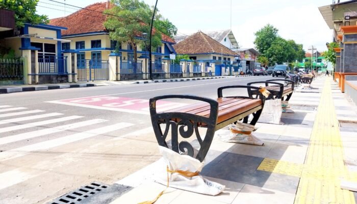 Trotoar dan Drainase Bojonegoro Dikebut, Dua Ruas Jalan Sudah 100 Persen