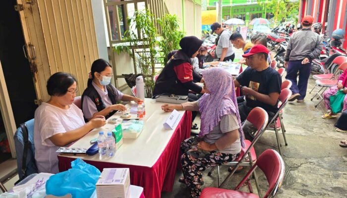 Ribuan Warga Padati Pengobatan Gratis Andre Medical Centre YKAB di Sidoarjo