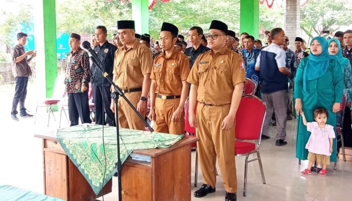 Kepala Desa Kesongo Bojonegoro Lantik Kasi, Kaur, dan Kadus Baru