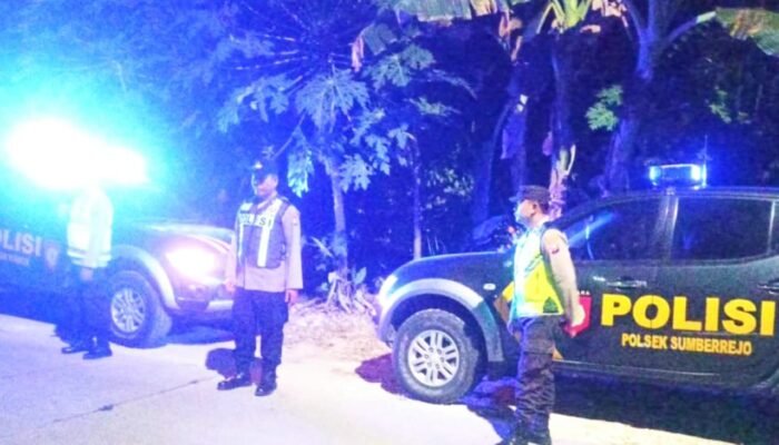 Cegah Kejahatan, Polisi Sumberrejo Bojonegoro Patroli Bersinggungan