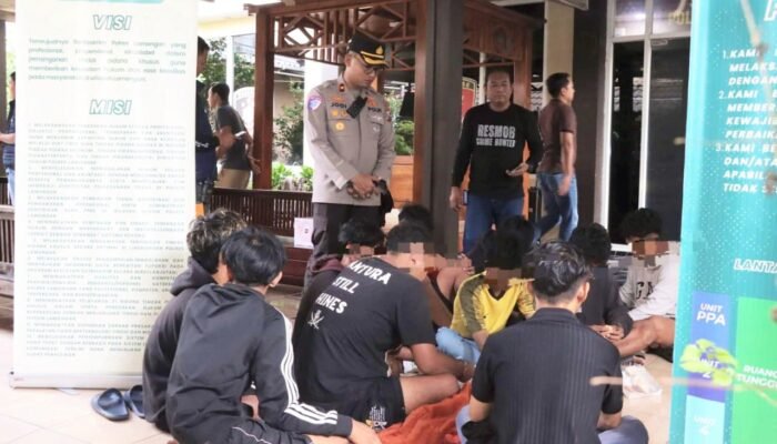 Polres Lamongan Siaga Penuh, Acara Meriah di Waduk Gondang Berjalan Kondusif