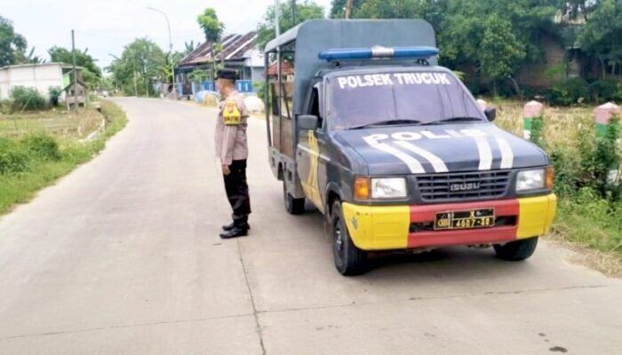 Patroli Siang hingga Dini Hari, Polsek Trucuk Bojonegoro Jaga Kamtibmas