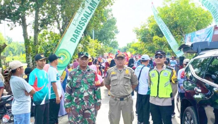 Sambut Ramadhan, Polsek Sumberrejo Bojonegoro Amankan Parade Drumb Band Santri