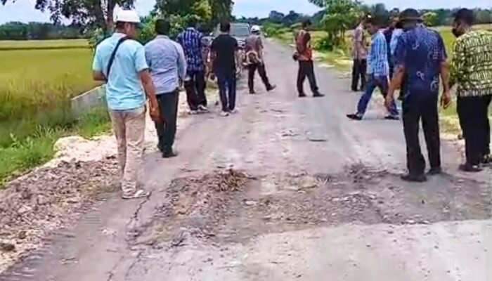 Proyek Jalan Aspal BKKD Rp2 Miliar di Ngampal Bojonegoro Rusak Cepat, Inspektorat Turun Tangan
