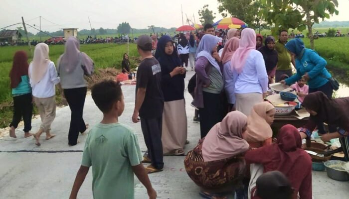 Berkah CFD Desa Woro Bojonegoro, Pedagang Gorengan Habis Sebelum Jam 8