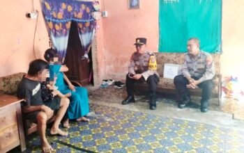 Polri Hadir Saat Warga Terpuruk, Ini yang Dilakukan Polsek Ngimbang Lamongan
