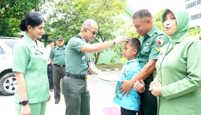 Persit KCK Lamongan Sambangi Warakawuri di Momentum HUT ke-80