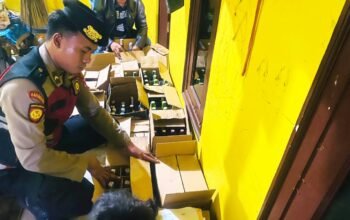 194 Botol Miras Disita Polisi dari Kos di Lamongan