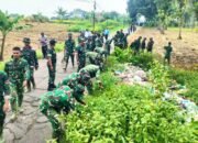 Irigasi Tersumbat Dibersihkan, Sinergi TNI Lamongan dan Warga Tuai Apresiasi