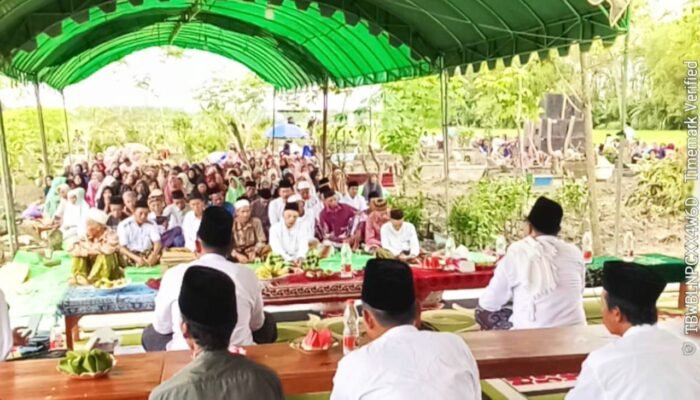 Sambut Ramadhan, Warga Samberan Bojonegoro Gelar Pengajian Akbar di Makam Desa