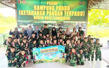 Satgas Pandu Dampingi Anak TK Lamongan Tanam Sayur dan Beri Pakan Lele