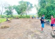 Sambut Ramadhan, Dusun Bayem Kepohbaru Bojonegoro Gelar Kerja Bakti di Makam