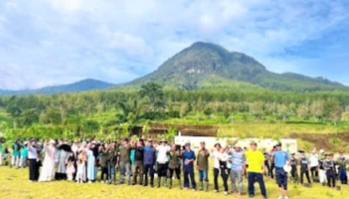 Aksi Nyata, PPA BIRR dan Santri Tanam Ratusan Pohon di Gunung Panderman Kota Batu