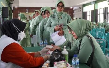 HUT Persit KCK ke-80, Kodim Bojonegoro Gelar Pemeriksaan EKG dan HPV DNA