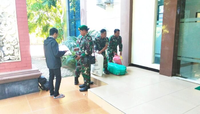 Aksi TNI di Ujung Ramadan: Kodim Lamongan Salurkan Zakat ke Pesantren dan Yatim