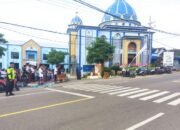 Ribuan Jamaah Padati Masjid, Polsek Baureno Bojonegoro Siaga Amankan Sholat Id