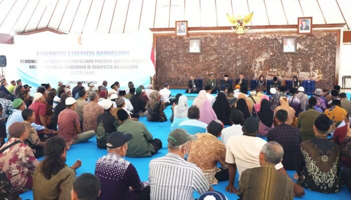 Bikin Iri, Pengurus Rumah Ibadah di Bojonegoro Kini Dilindungi BPJS dan Santunan Rp42 Juta