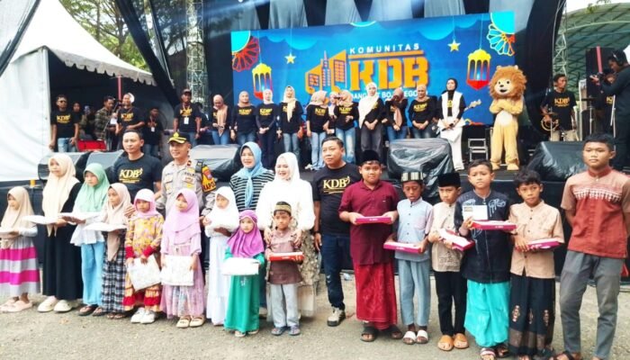 Rayakan Anniversary, Komunitas Dangdut Bojonegoro Bagi-Bagi 500 Takjil dan Santunan