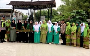 Lalu Lintas Kedungprimpen Bojonegoro Mendadak Ramai, Ternyata Ada Aksi Keren Polsek Kanor