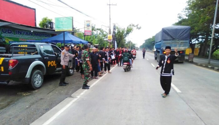 Pantura Lamongan Macet Positif, Ternyata Ada Aksi Keren IPSI Bareng Aparat Gabungan
