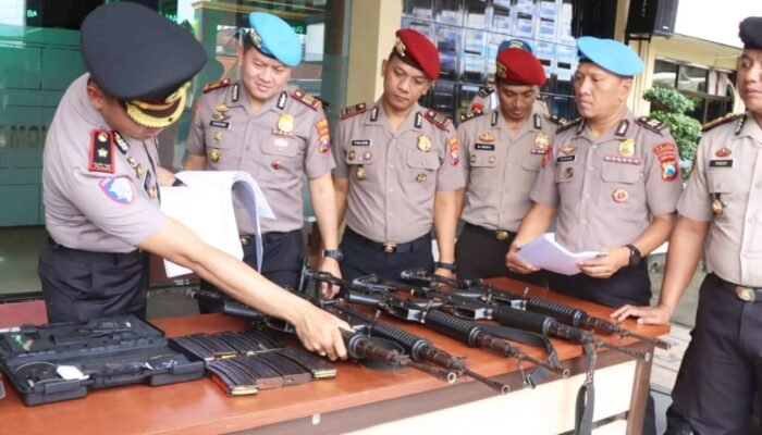 Waspada Penyalahgunaan, Intip Ketatnya Pemeriksaan Senpi Dinas di Polres Lamongan