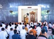 Senyum Sumringah 200 Tenaga Honorer SMP di Gresik Terima Paket Sembako dan Uang Tunai