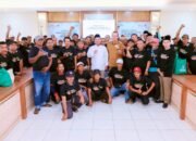 HUT Pemkab Gresik, Bupati Yani Bagikan Bantuan untuk Sopir Angkot