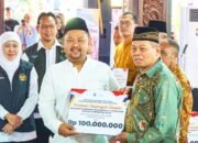 Ramadan Berkah, Gubernur Khofifah Bawa Bantuan Miliaran ke Gresik