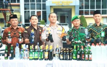 Persiapan Ramadan, Polisi Amankan 2 Kg Serbuk Petasan dan Ribuan Pil Koplo di Gresik