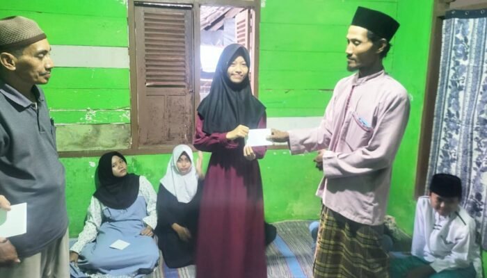 Tak Disangka, Ini Sisi Lain Komunitas Wartawan Bojonegoro Saat Kumpul Bareng Dhuafa