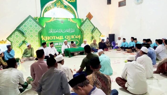 Satu Kampung Kumpul di Langgar Etan, Ada Apa dengan Malam 25 Ramadhan di RT 1 Jubellor Sugio Lamongan