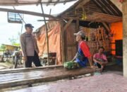 Polisi Sambangi Warga Baureno Bojonegoro, Bahas Keamanan hingga Hoaks