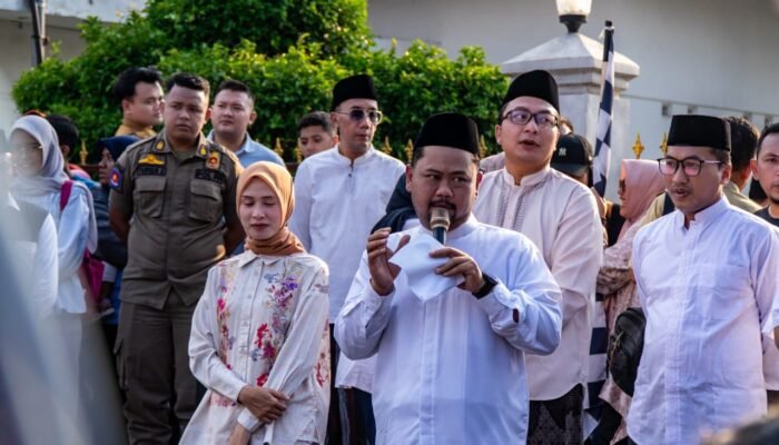 Spektakuler, Kirab Budaya Gresik Hadirkan Gunungan dan Ribuan Bandeng