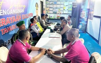 Wisata Bahari Lamongan Dipadati Pengunjung, Aparat Turun Jaga Keamanan