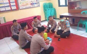 Perkuat Mental Anggota, Polsek Sugihwaras Bojonegoro Rutin Ikuti Binrohtal