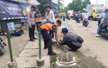 Kecelakaan di Jalur Bojonegoro–Babat, Mobil dan Motor Dihantam Truk dari Belakang