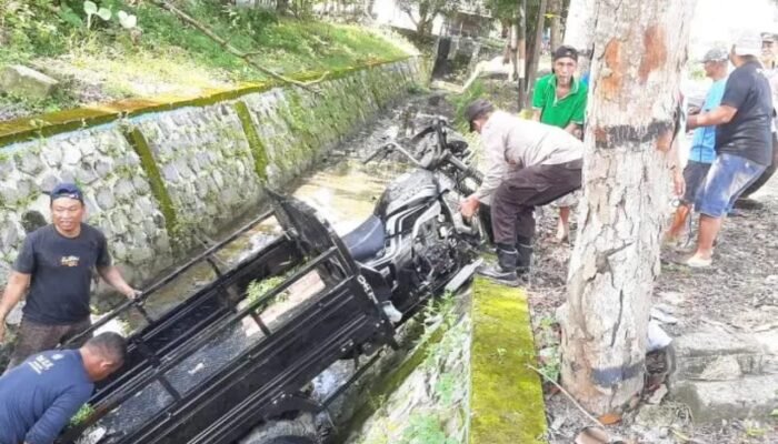 Patroli Sigap, Polisi Amankan Lokasi Kecelakaan di Dander Bojonegoro