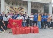 Group FB Generasi Melenial Bojonegoro (GMB) Bagikan Ratusan Takjil Untuk Penguna Jalan