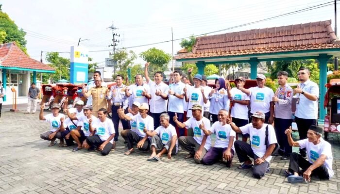 Bupati Bojonegoro Dorong Transisi Energi, Becak Listrik Jadi Sorotan