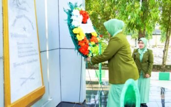 Tabur Bunga di TMP, Persit Kodim Bojonegoro Kenang Jasa Pahlawan